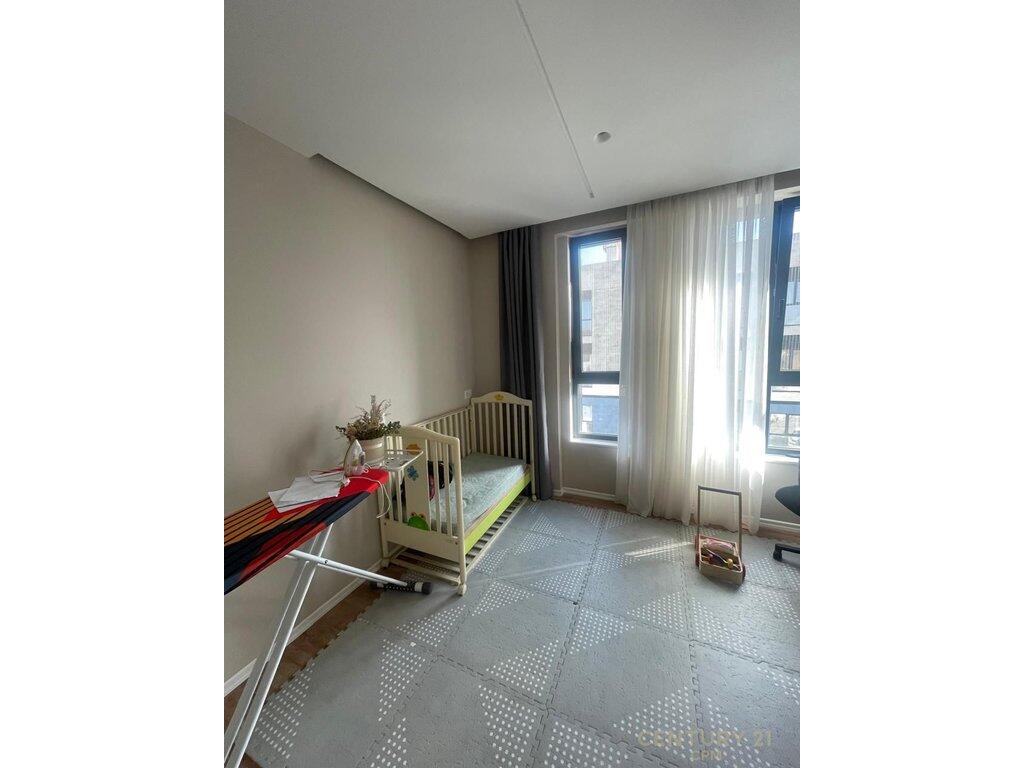 Apartament me qira 2+1+2 me post parkimi – Rruga Jordan Misja