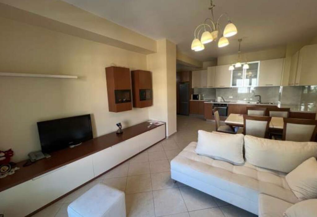 🏠 Apartment for rent – 2+1+2, Zogu i Zi (opposite Ring Center)