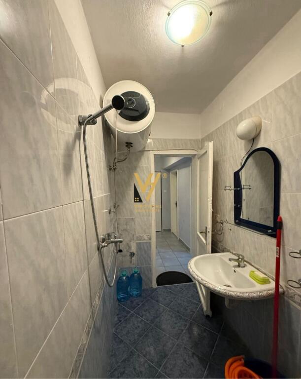 JEPET APARTAMENT 1+1 ME QIRA TE RRUGA MIHAL GRAMENO 500 EURO