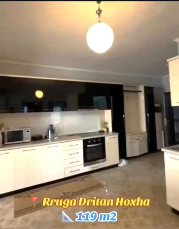 🏢Rruga Dritan Hoxha,prane Klinikes Glob jepet me qera apartament ,2+1,i mobiluar 60,000 Leke