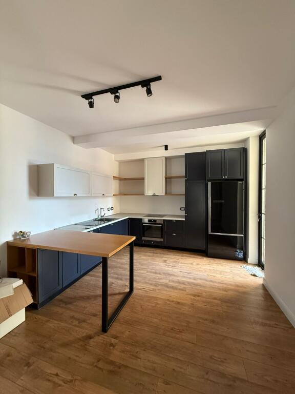 Apartament 2+1 per qira ne Komunen e Parisit