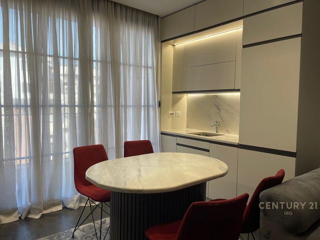 Jepet me Qira Apartament 2+1 650 € /Muaj