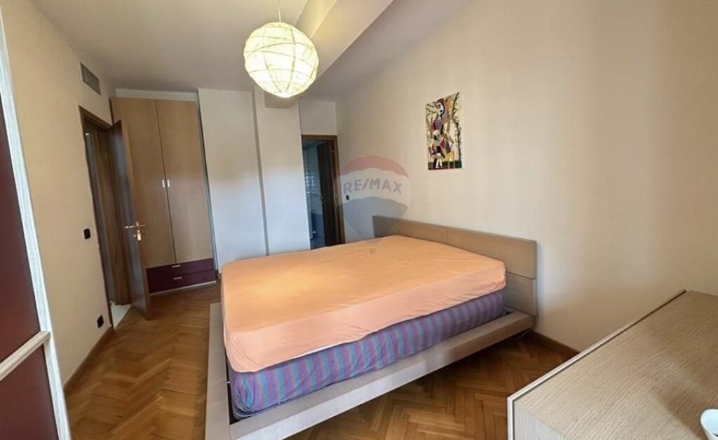 QIRA – Apartament 2+1 në Qendër, Tiranë