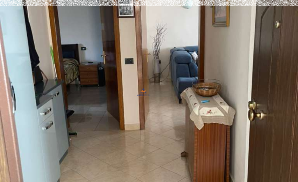 JEPET APARTAMENT ME QERA 1+1 "RRUGA FORTUZI" 800 EURO(CMIMI I DISKUTUESHEM)