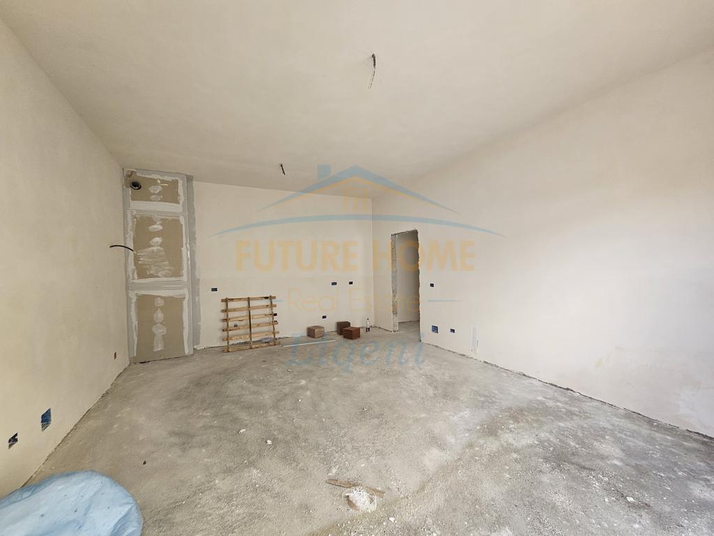 Shitet, Apartament 2+1+2, Kompleksi Univers City, Tiranë.