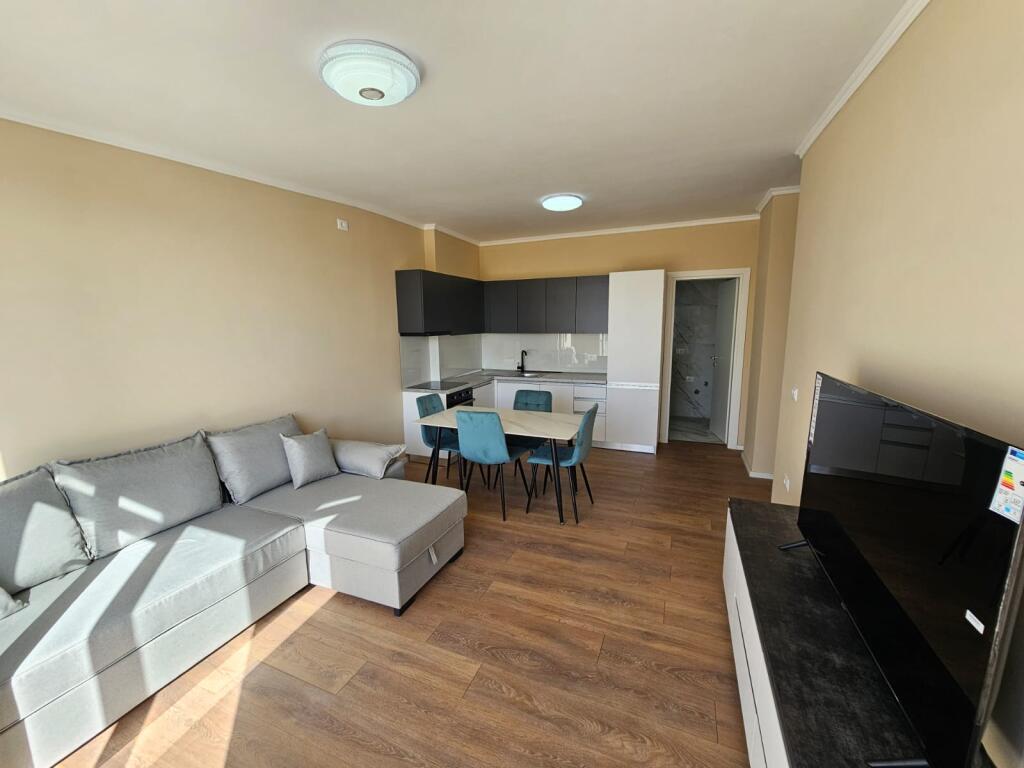 SHITET APARTAMENT 2+1 NE PLAZHIN ILIRIA PRANE HOTEL FLORIDA