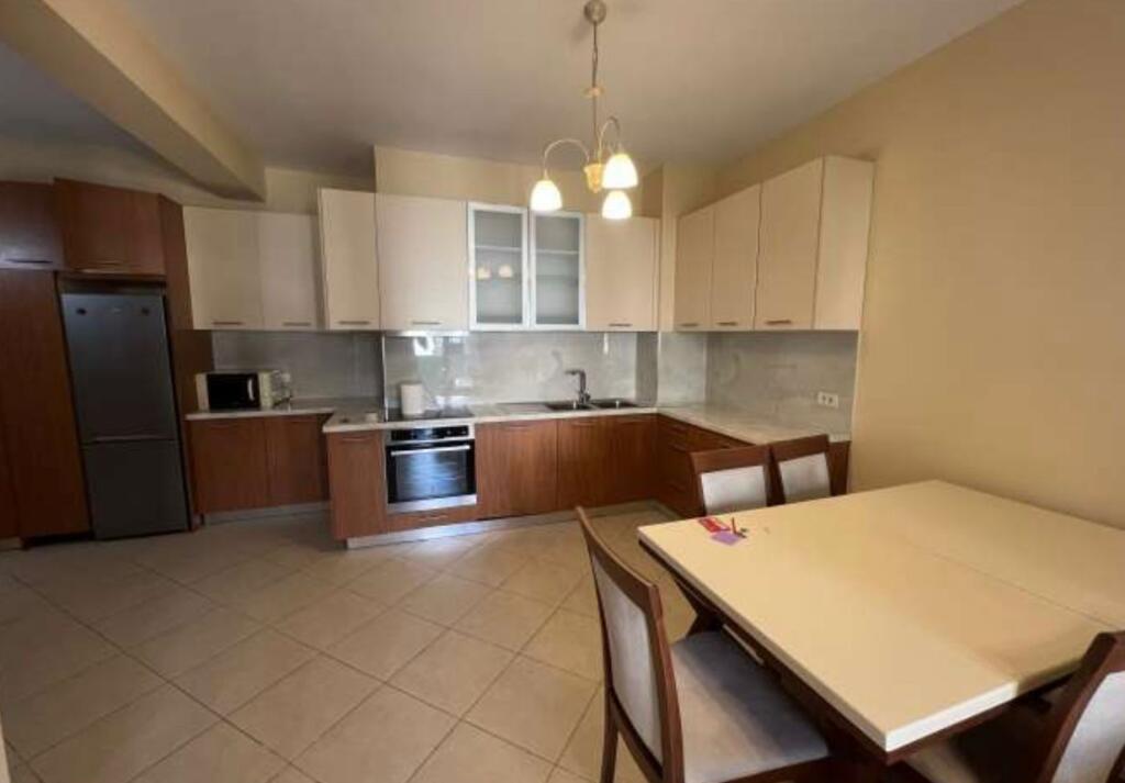 🏠 Apartment for rent – 2+1+2, Zogu i Zi (opposite Ring Center)