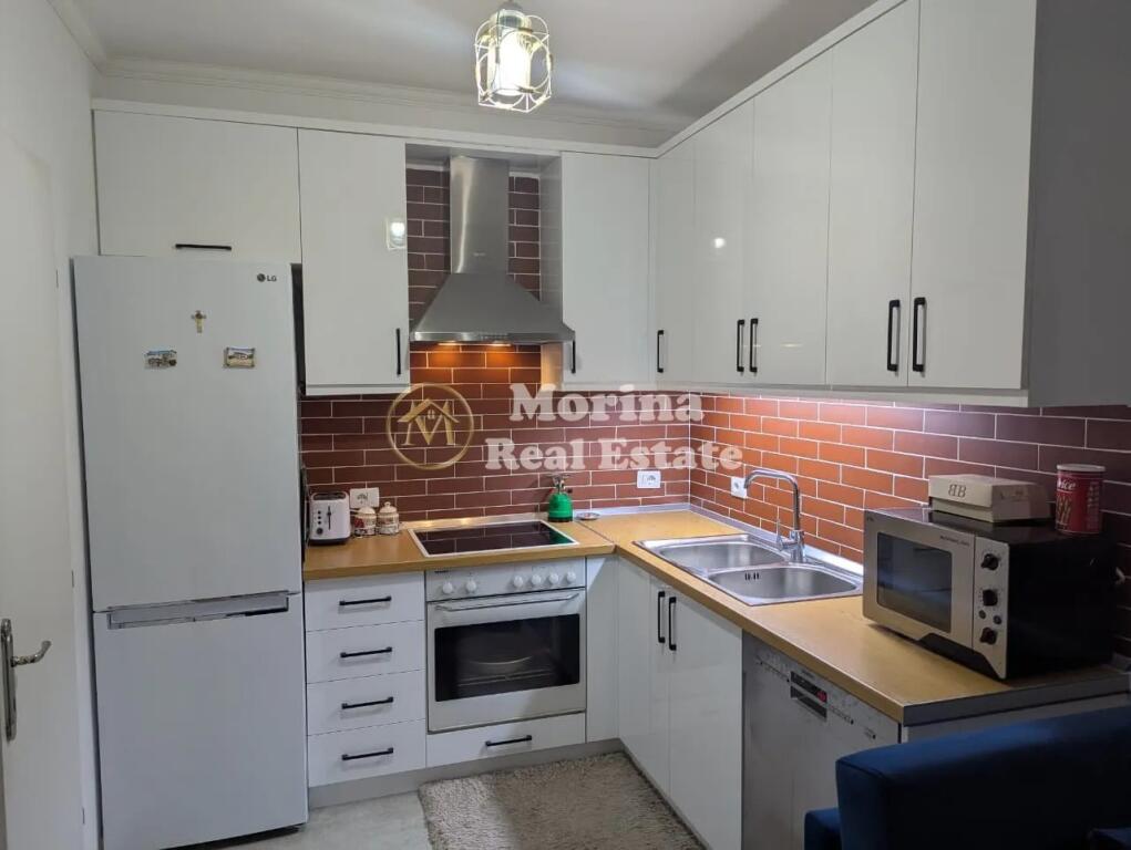 Apartament 1+1, Rruga Aleksandër Kondo, Fresku, 400 Euro/muaj