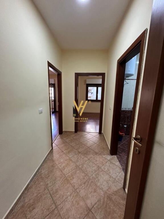 JEPET ZYRE 118 M2 ME QIRA TE KOMUNA E PARISIT 75.000 LEKE