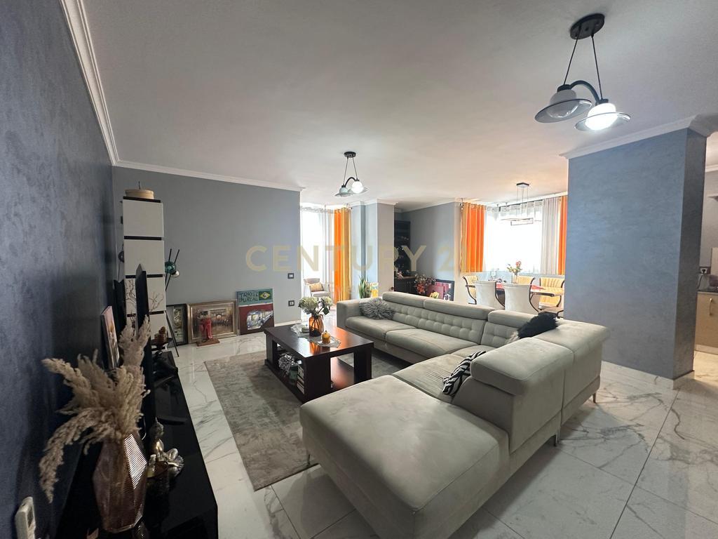 🏡 Yzberisht – Apartment 3+1+2 for sale (with possibility to divide into two housing units)