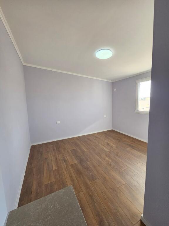 SHITET APARTAMENT 2+1 NE PLAZHIN ILIRIA PRANE HOTEL FLORIDA