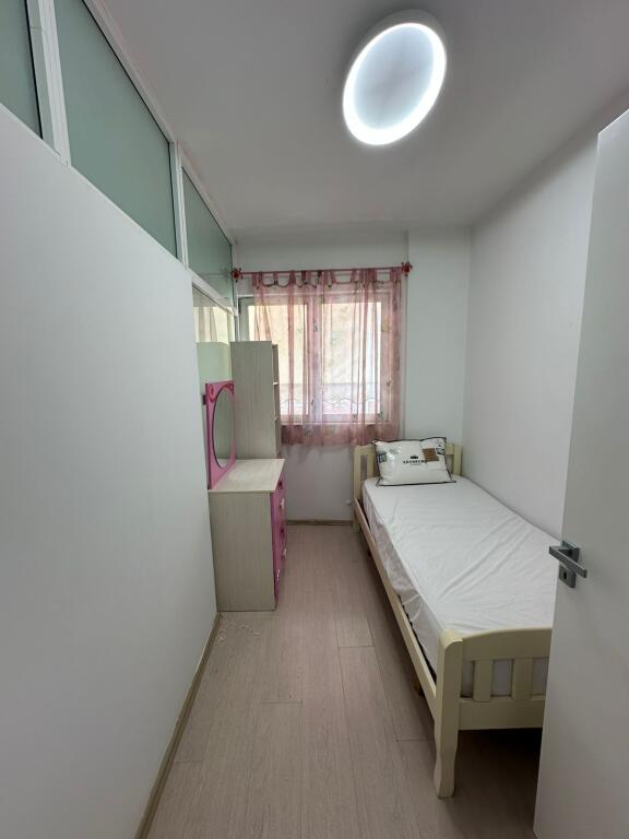 🏡 Apartament 3+1 me Qira – Pazar i Ri, Tiranë