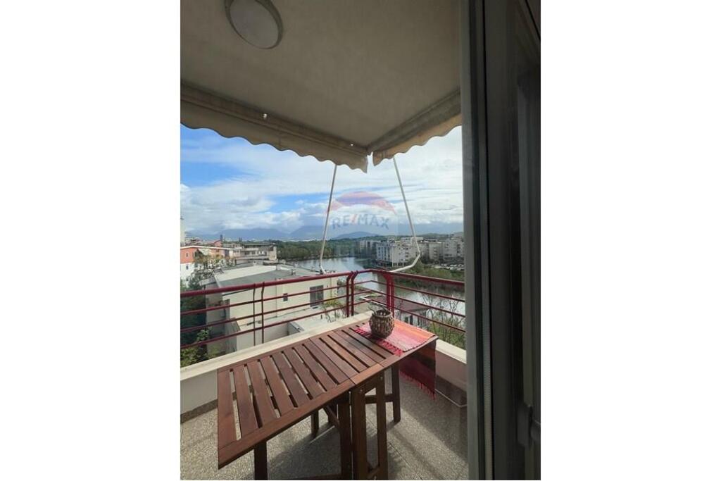 QIRA, APARTAMENT 3+1+2 TEK LIQENI I THATE!