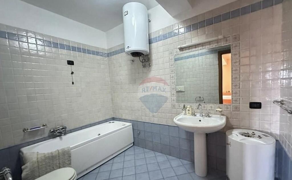 QIRA – Apartament 2+1 në Qendër, Tiranë