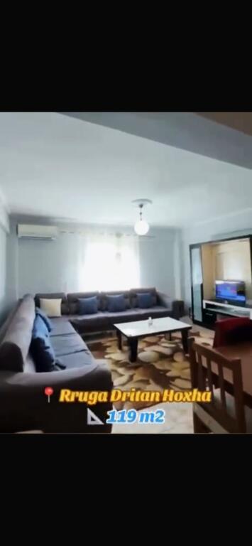 🏢Rruga Dritan Hoxha,prane Klinikes Glob jepet me qera apartament ,2+1,i mobiluar 60,000 Leke