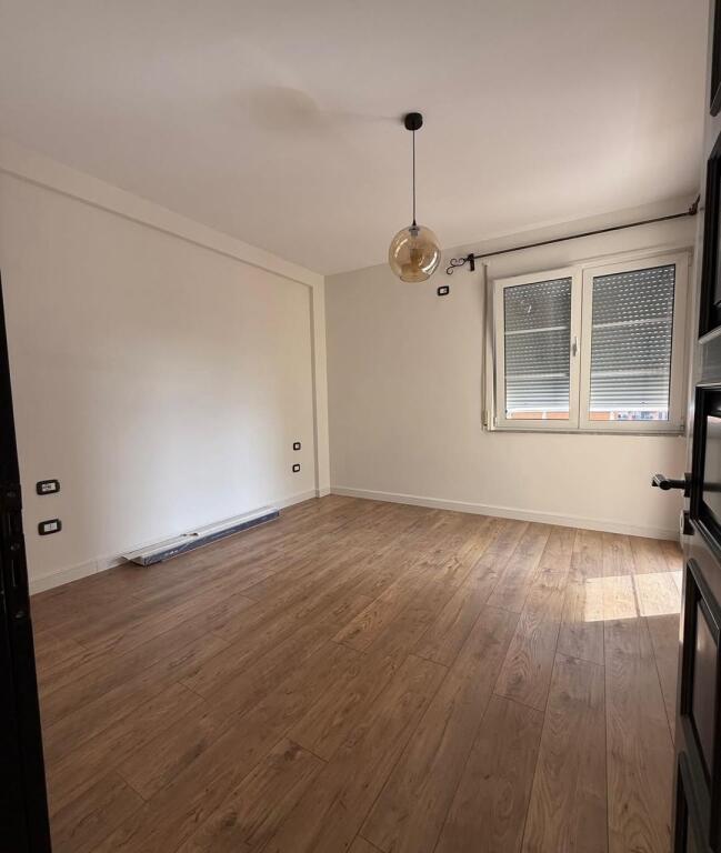APARTAMENT ME QERA 2+1+2 KOMUNA E PARISIT 850 EURO