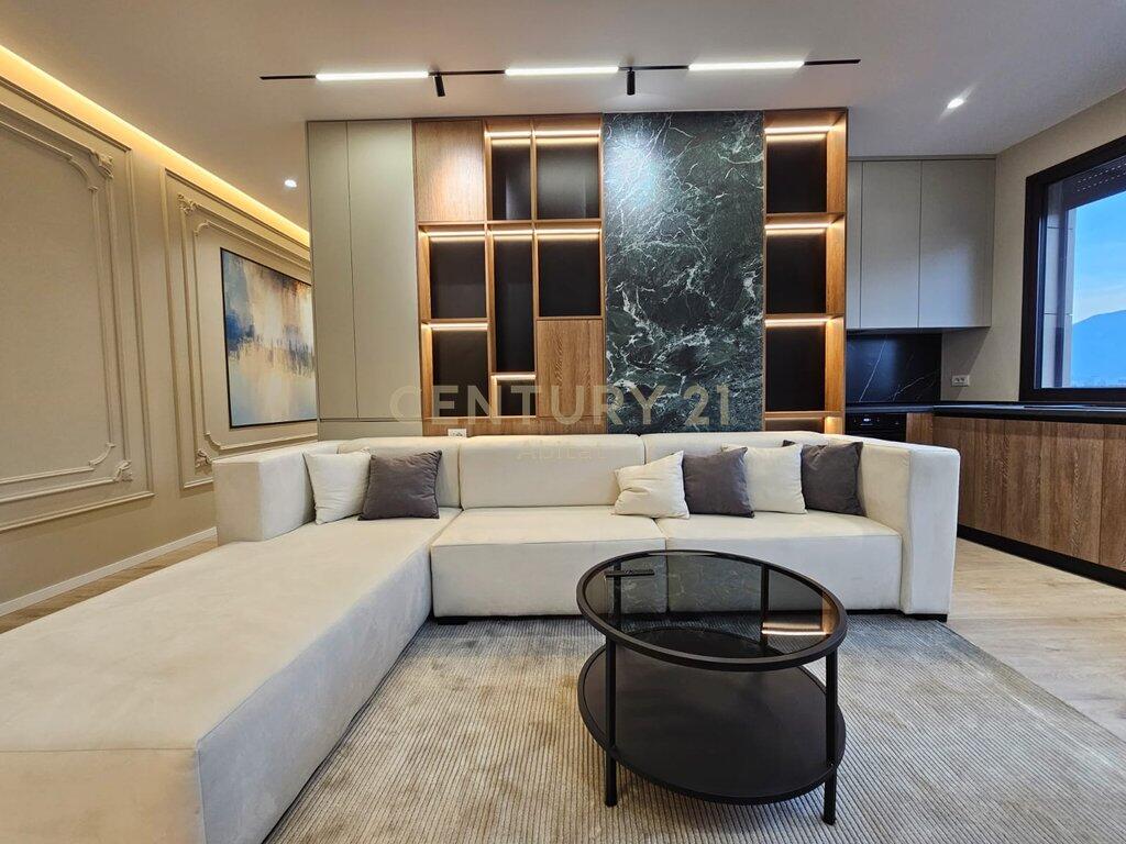✨ Apartament luksoz 2+1 me qira në Rrugën e Barrikadave, Tiranë