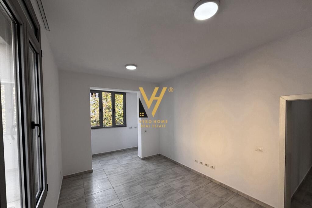 JEPET ZYRE 75 M2 TE RRUGA E DIBRES 500 EURO