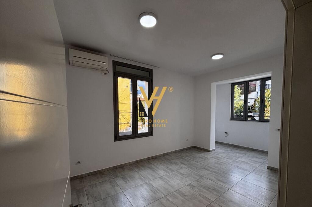 JEPET ZYRE 75 M2 TE RRUGA E DIBRES 500 EURO