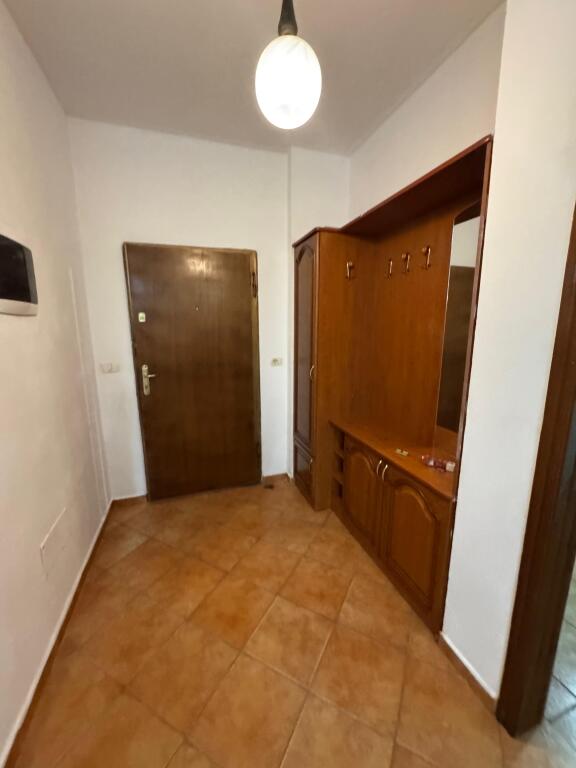 Apartament me qera 4+1+2 Kinostudio
