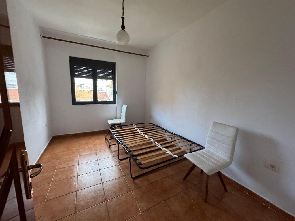 Apartament me qera 4+1+2 Kinostudio