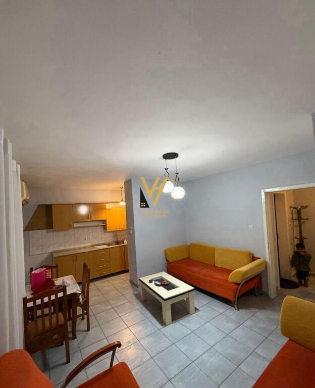 JEPET APARTAMENT 1+1 ME QIRA TE RRUGA MIHAL GRAMENO 500 EURO