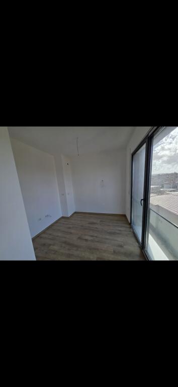 Don Bosko Shitet Apartament 2+1+2 + Ambjent Gatimi Me Vete