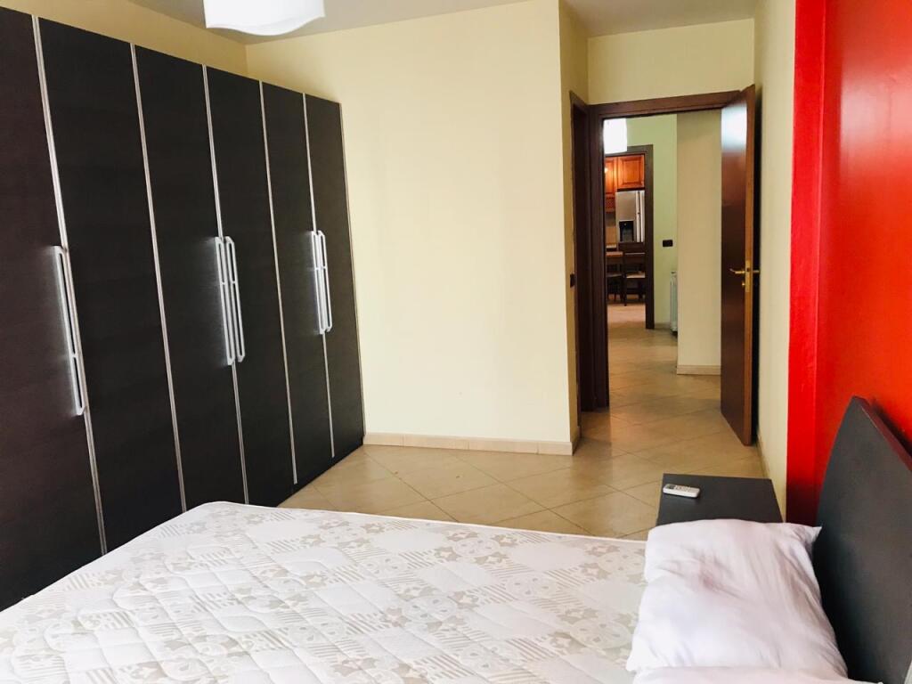 For rent apartment 3+1+3 at Komuna e Parisit
