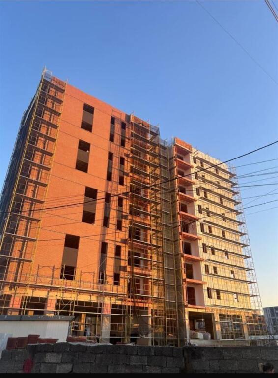 Shitet apartament 1+1 tek fusha e aviacionit