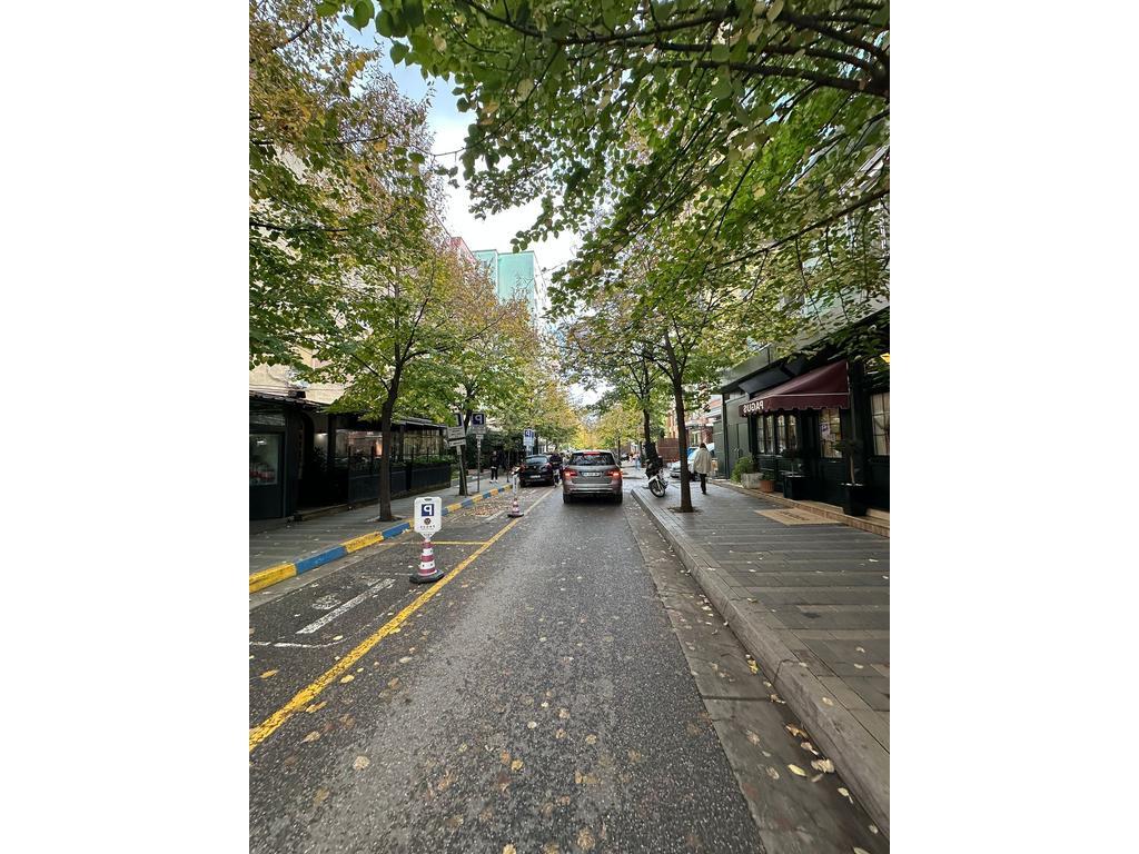 Locale in affitto a Ish - Bllok 1.400 € /Mese