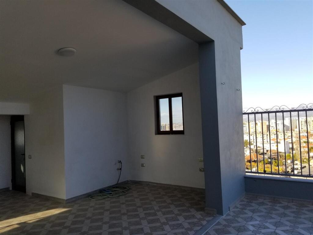 SHITET VILE 720 M2 SELITE 750.000 EURO