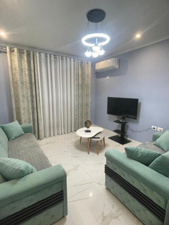 Aparatament 1+1 me qera te rrota kuqe 400 euro