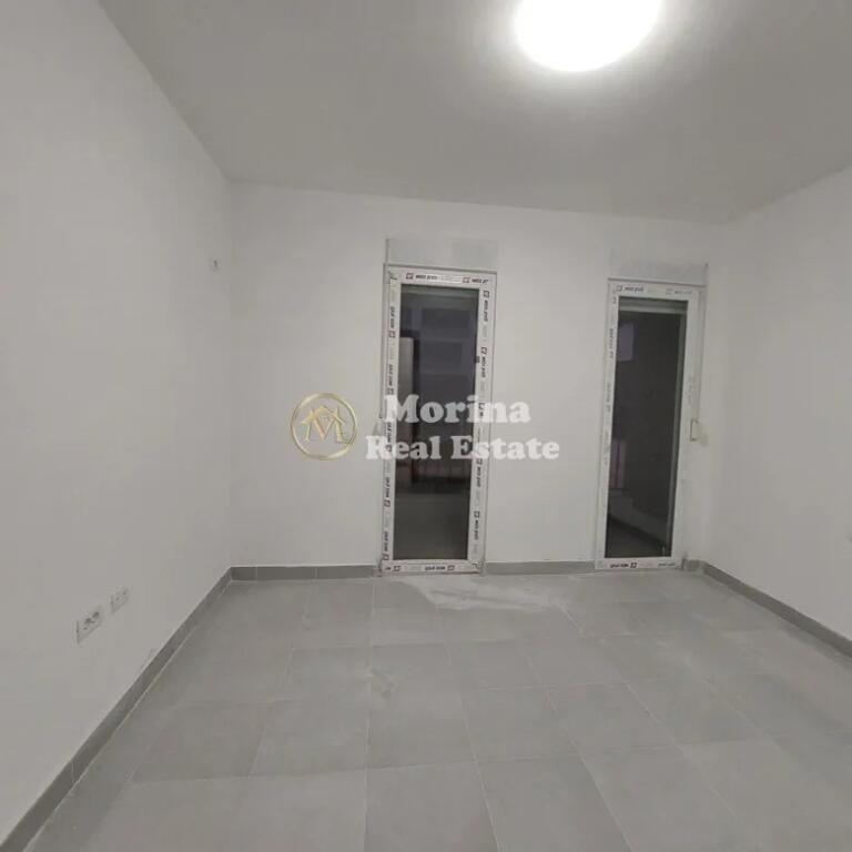 Qera, Apartament 3+1 , 5 Maj, 500 Euro/Muaj