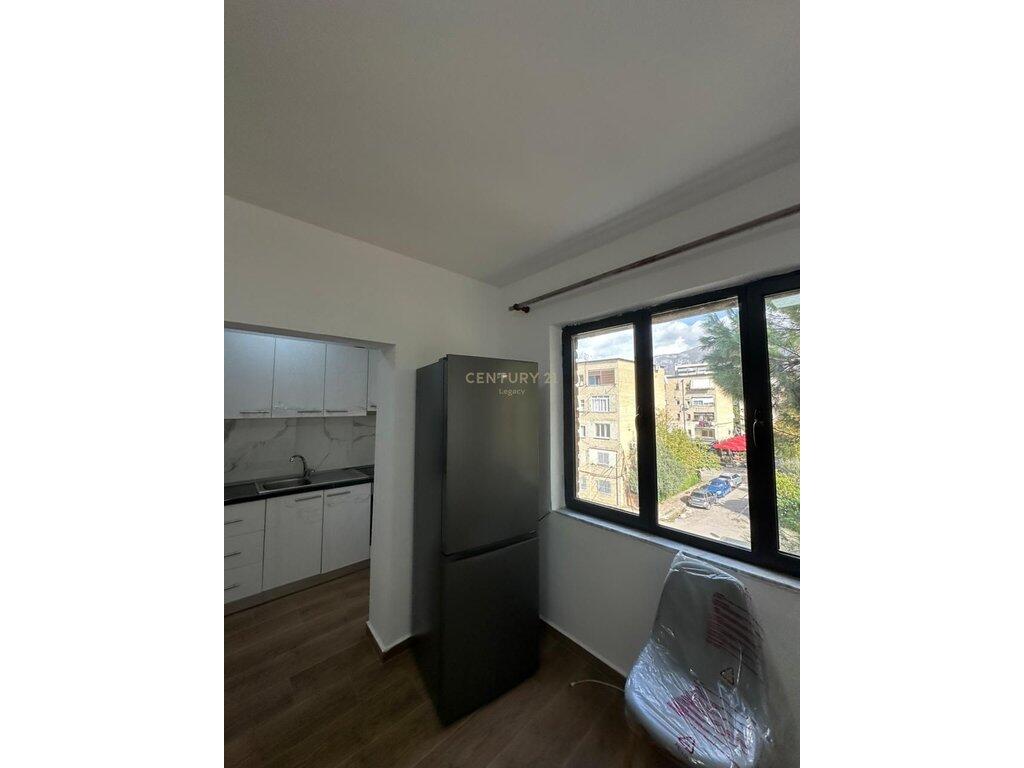 Apartament me qira 1+1, Shkolla e Bashkuar 420 € /Muaj