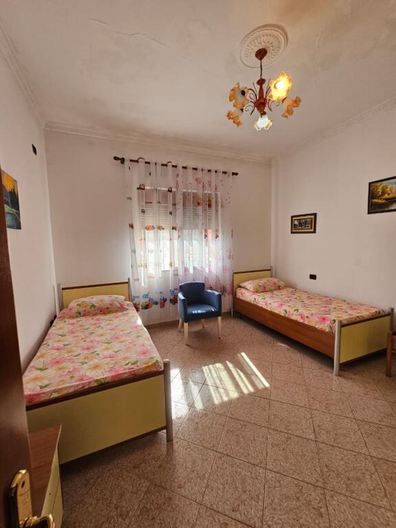🏡 Shitet Shtepi 1 katëshe në Plazh, Durrës