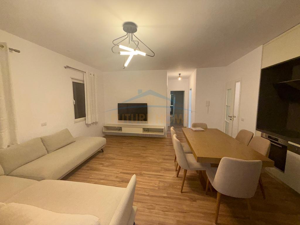 Shitet, Apartament 3+1+2 , Linzë, Tiranë
