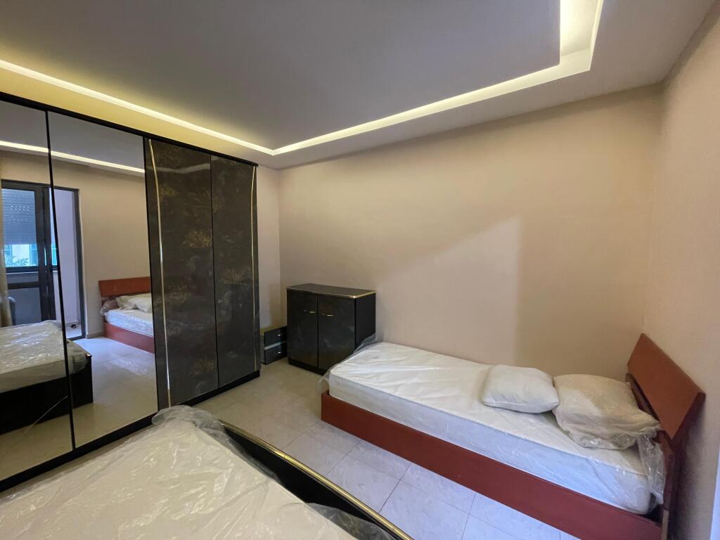 Jepet apartament 1+1 me qira tek Shkolla e Baletit