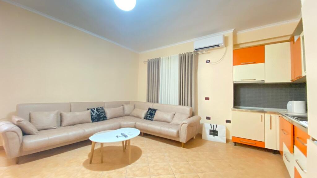 Jepet Apartament Me Qera , Ne Vlore