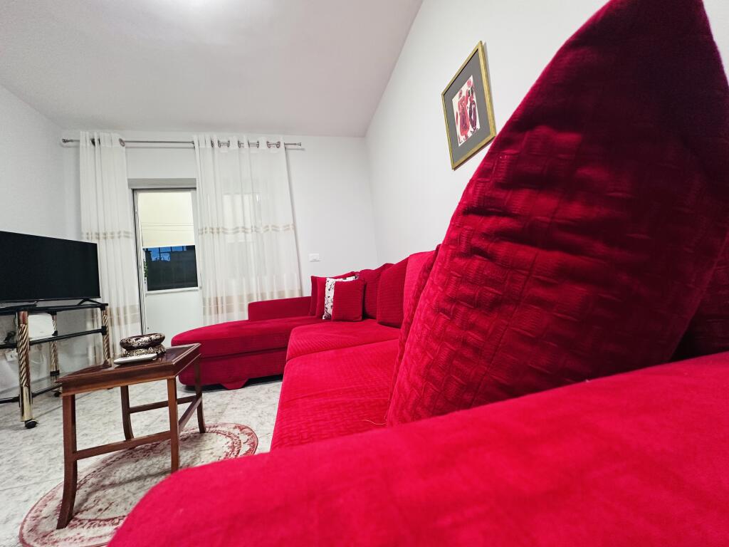 Jepet Me Qera Apartament 2+1+2 Tualete +1 Ballkon