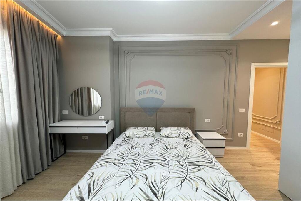 Apartament me qira 2+1+post parkimi Rr.Barrikadave