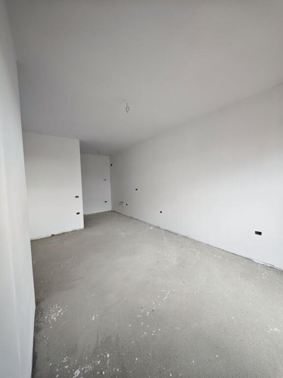 Apartament 1+1 per shitje ne Paskuqan