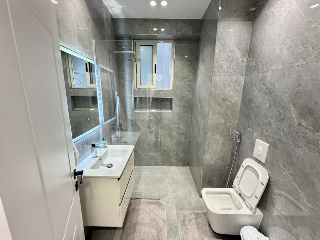 📣 QERA Apartament 2+1 Me 2 Tualete Dhe 2 Ballkone 📍 Prane Zogut Te Zi ✨