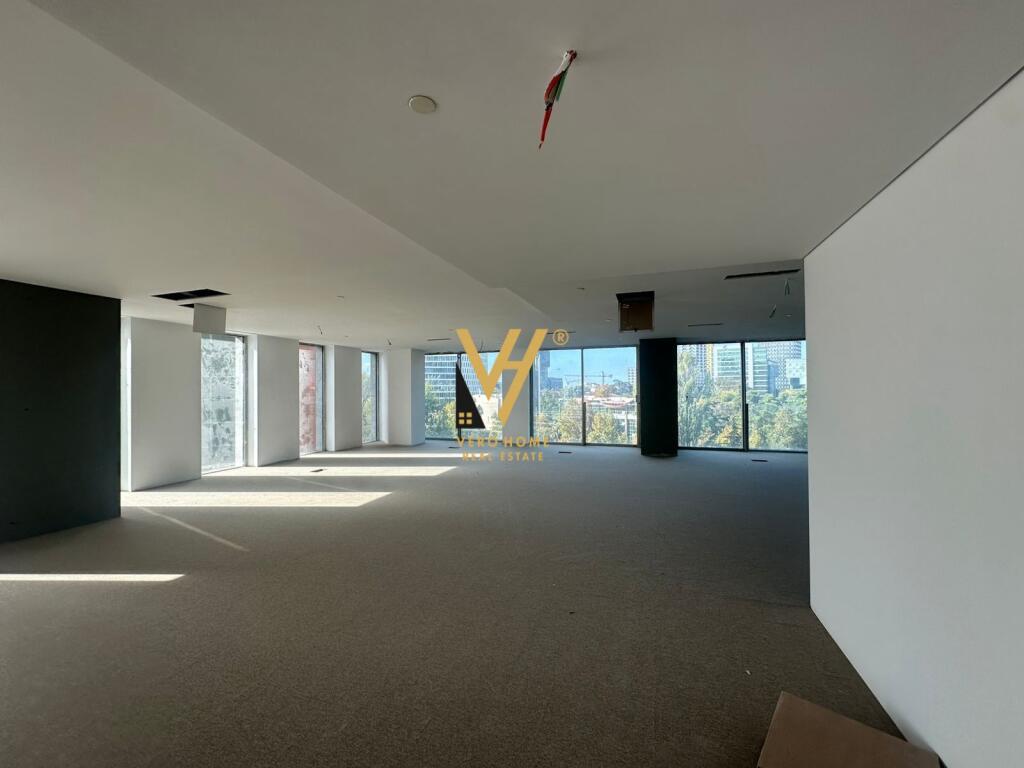 UFFICIO IN AFFITTO 1.540 M2 IN VIA ELBASAN 46.200 EURO