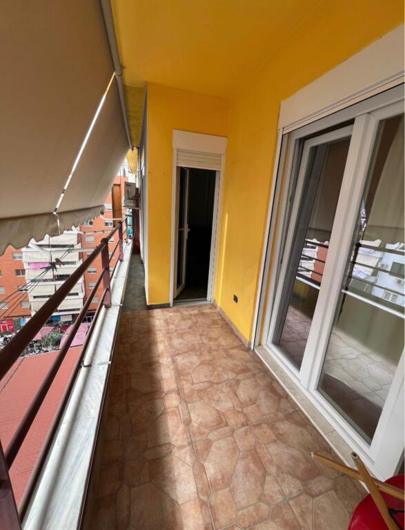 1+1 me Qera tek Deligjiorgji