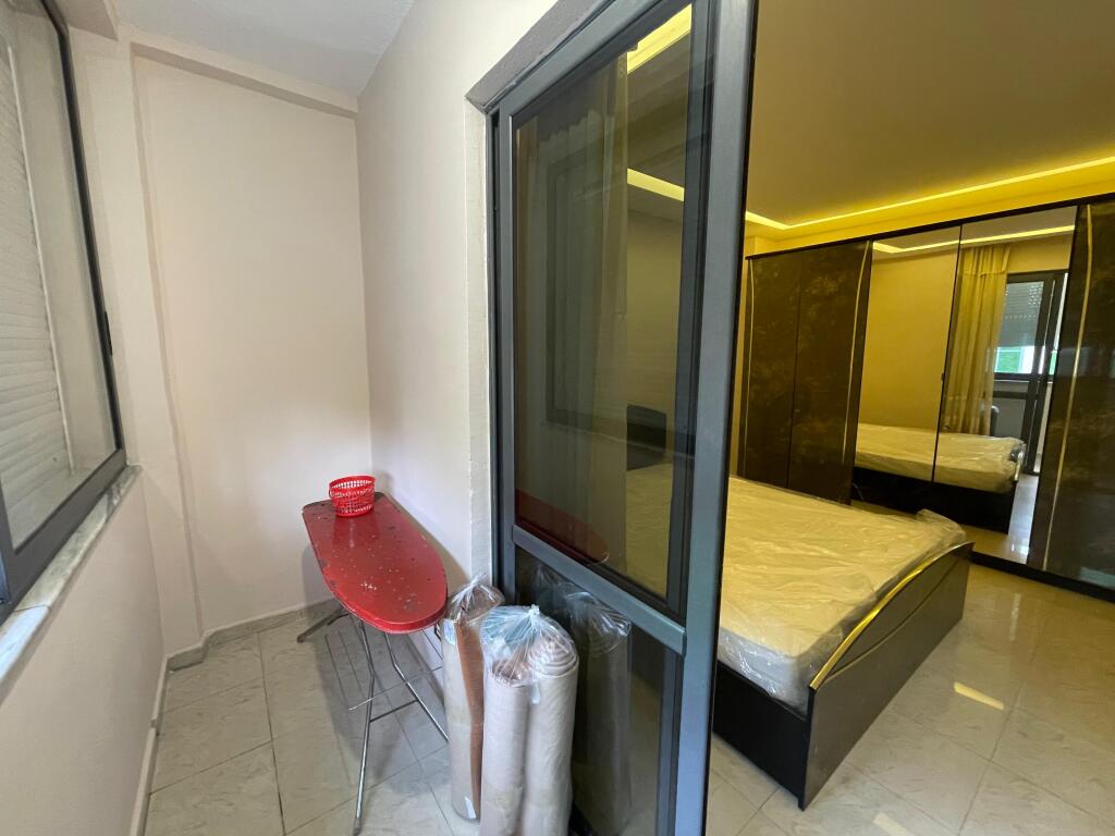 Jepet apartament 1+1 me qira tek Shkolla e Baletit