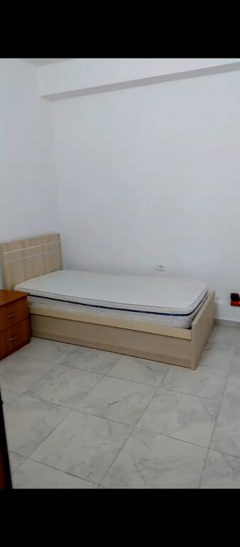 APARTAMENT 1+1. 25000 LEKE.QYTET STUDENTI