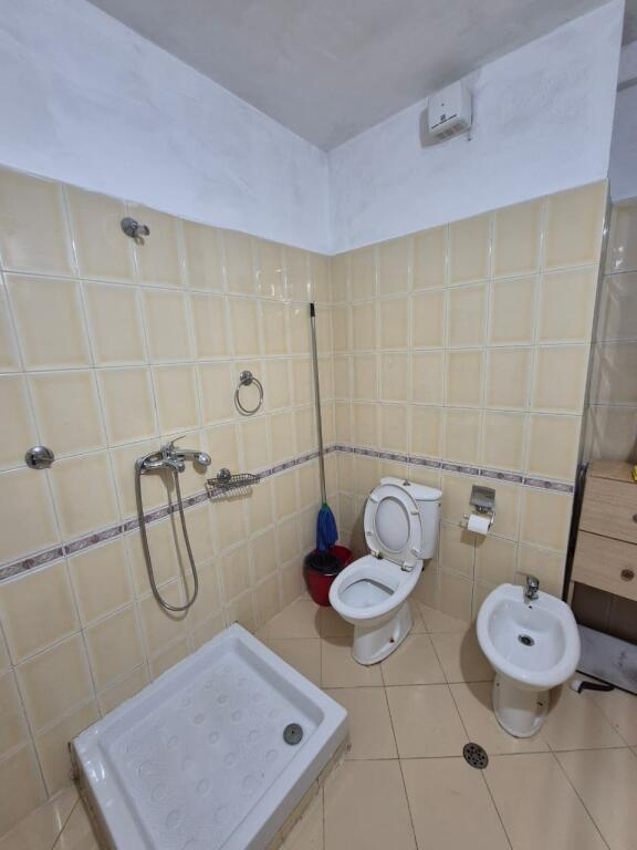 Apartament Me Qera 2+1 Tek Komuna e Parisit (ID B2201558) Tirane