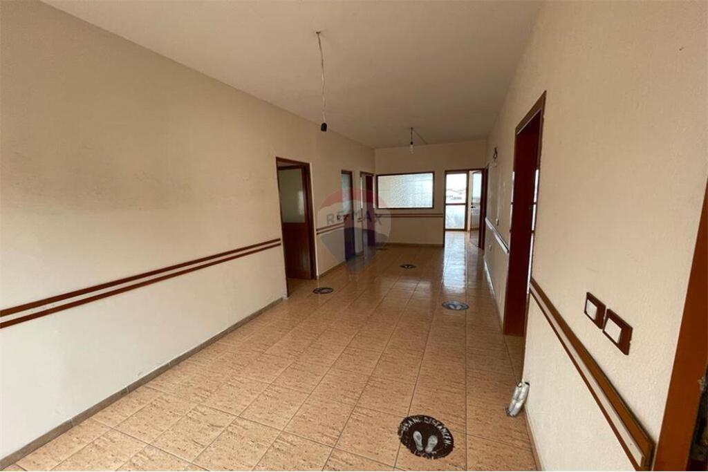 FOUR-STORY BUILDING FOR RENT, FOR BUSINESS!