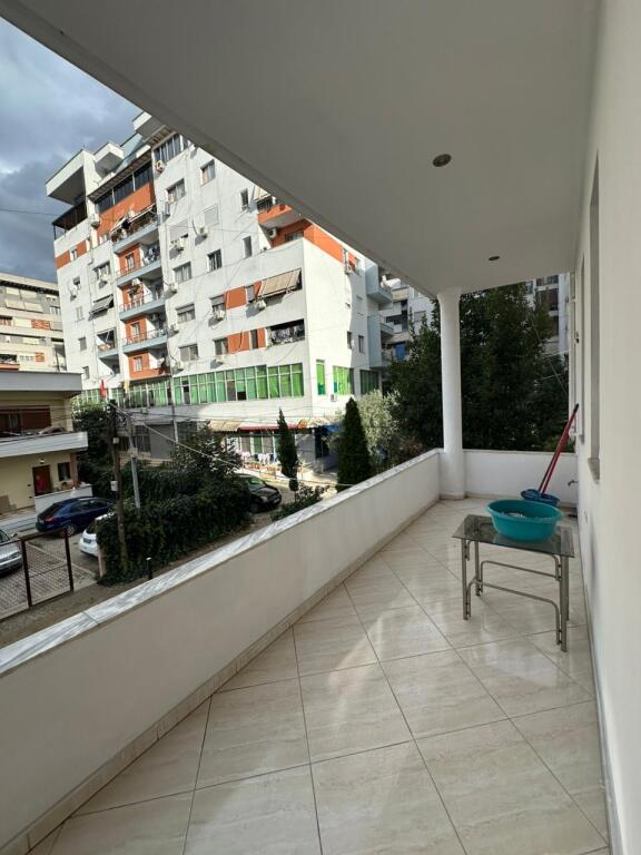 Apartament 1+1 me qera tek Vila L prane Pasticeri Nela