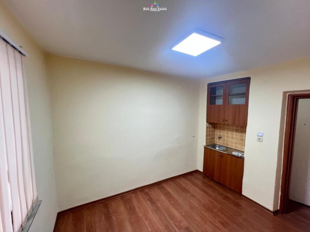 Zyre Me Qera  Ne Bllok (ID BZ220) Tirane
